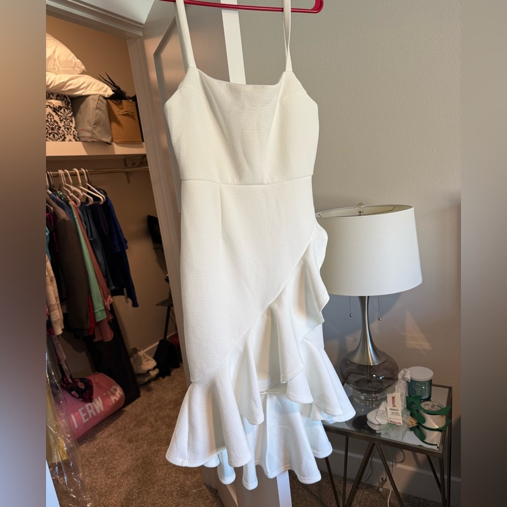 ✨🤍 White midi dress